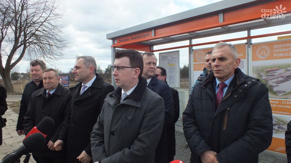 Teren pod budowę nowej bazy MZK przekazany Teren pod budowę nowej bazy MZK przekazany