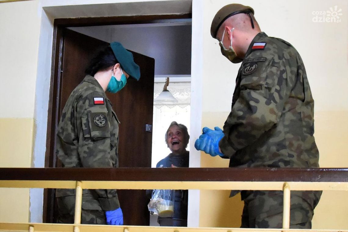 Terytorialsi pomagają seniorom w Skarżysku-Kamiennej