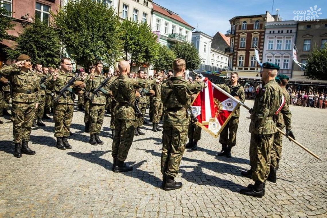 Terytorialsi złożą przysięgę w ostrowieckim Rynku Terytorialsi złożą przysięgę w ostrowieckim Rynku