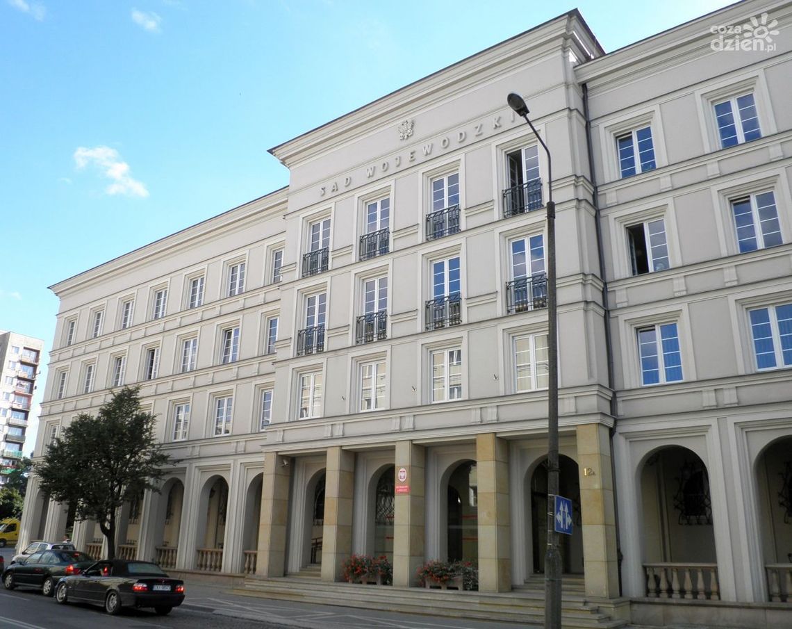 Tłumy chętnych w kieleckim Sądzie Okręgowym po zaświadczenie o niekaralności Tłumy chętnych w kieleckim Sądzie Okręgowym po zaświadczenie o niekaralności