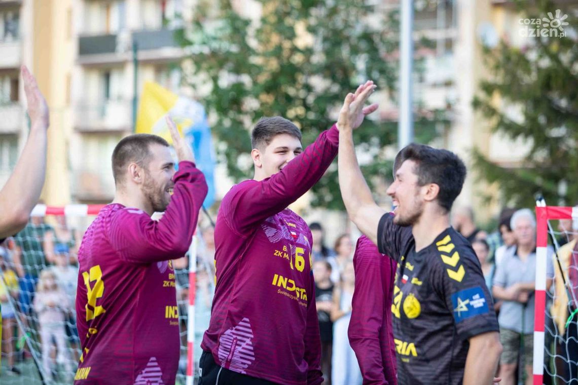 Tłumy fanów na prezentacji Industrii Kielce Tłumy fanów na prezentacji Industrii Kielce