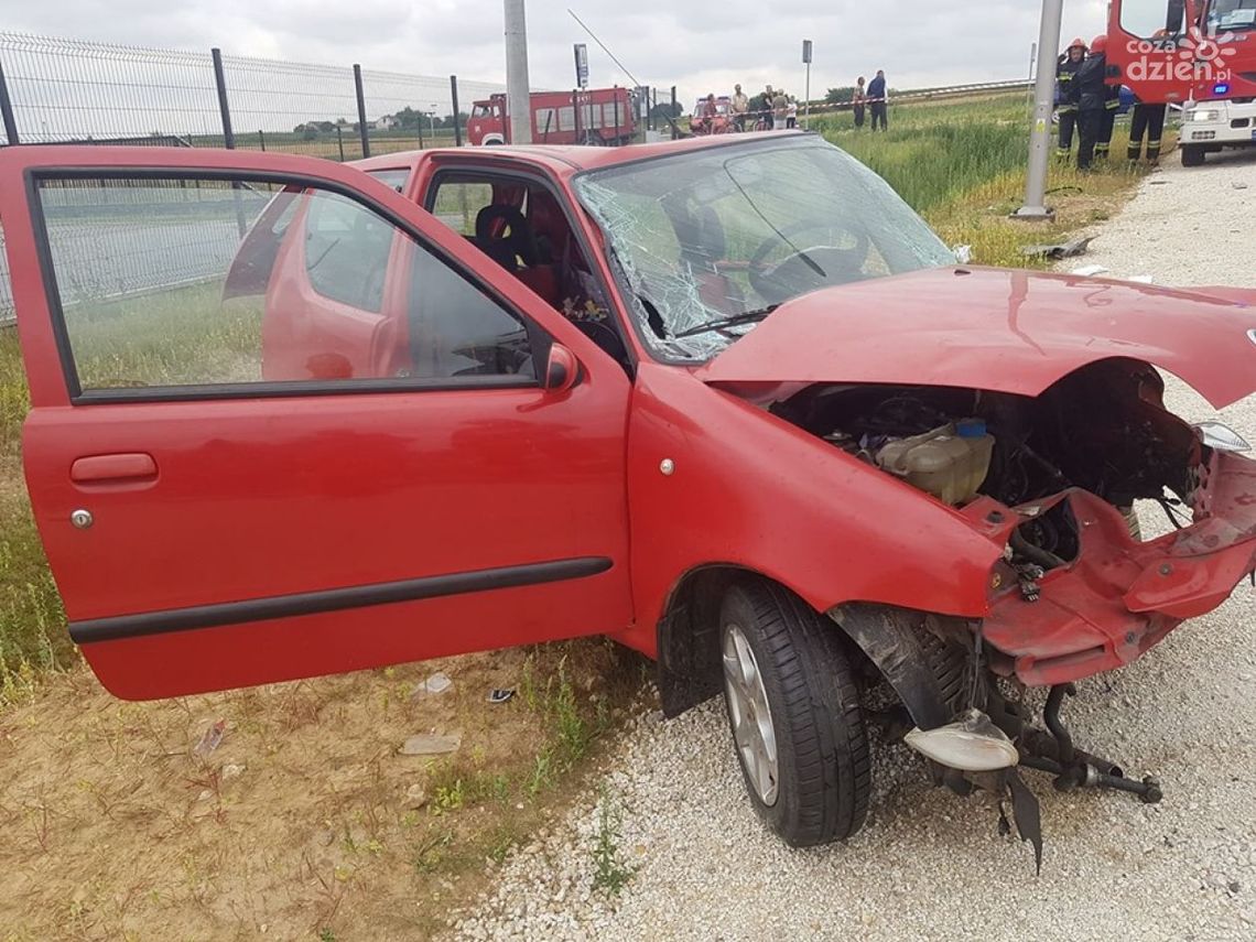 Tragedia na obwodnicy Ćmielowa - nie żyje kobieta Tragedia na obwodnicy Ćmielowa - nie żyje kobieta