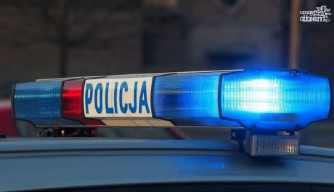 Tragedia na osiedlu Szydłówek w Kielcach. W mieszkaniu znaleziono 47-latka z raną kłutą Tragedia na osiedlu Szydłówek w Kielcach. W mieszkaniu znaleziono 47-latka z raną kłutą