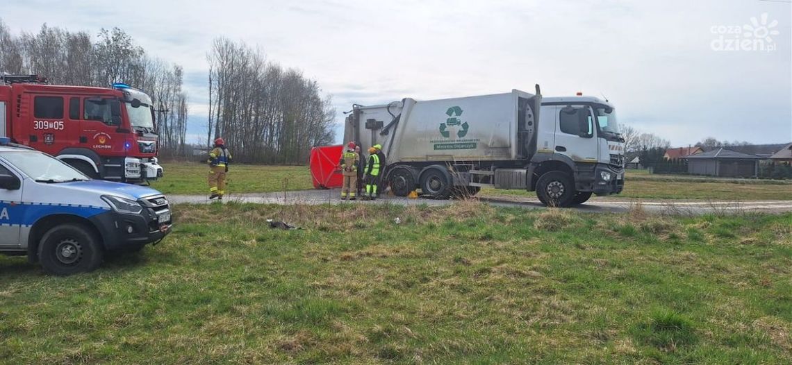 Tragedia w Lechowie. Śmieciarka potrąciła mężczyznę Tragedia w Lechowie. Śmieciarka potrąciła mężczyznę
