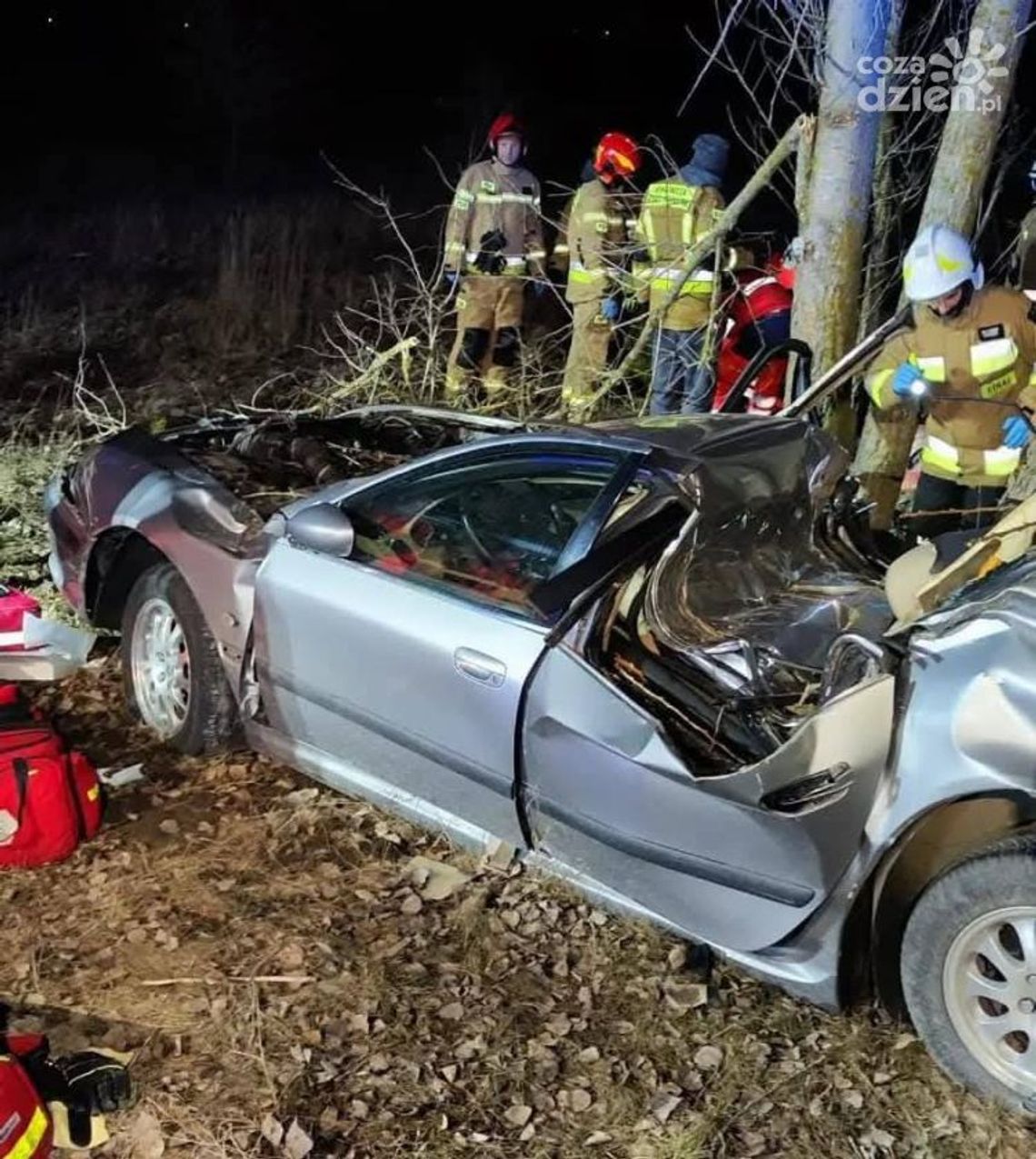 Tragedia w Obicach na drodze wojewódzkiej nr 766. Nie żyją dwie osoby Tragedia w Obicach na drodze wojewódzkiej nr 766. Nie żyją dwie osoby