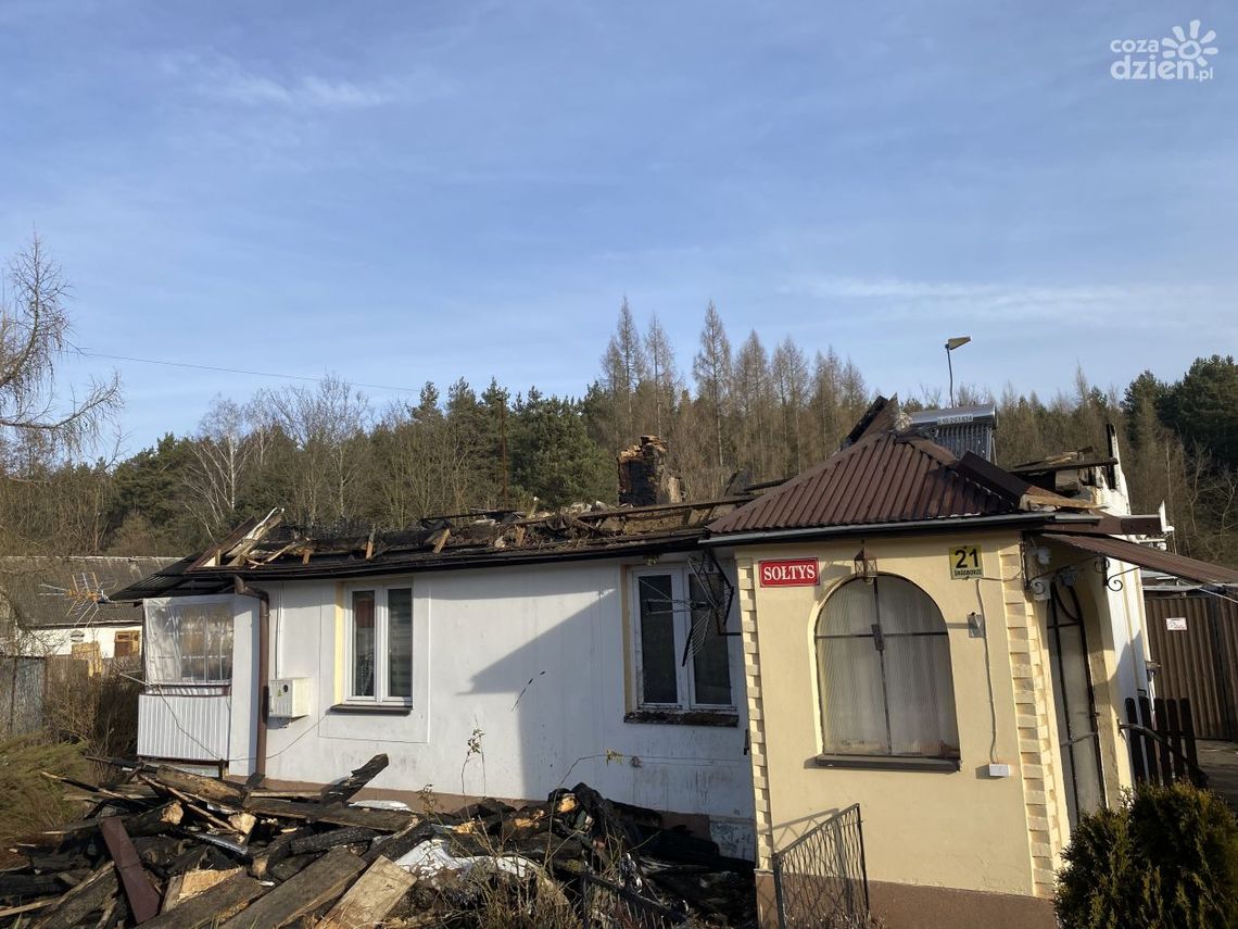 Tragedia w Śródborzu: Rodzina Sołtysa straciła dom w pożarze Tragedia w Śródborzu: Rodzina Sołtysa straciła dom w pożarze