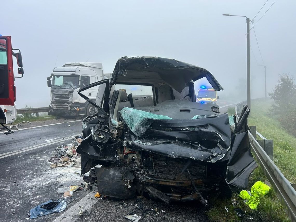 Tragiczny finał wypadku na DW 753. Nie żyje kierowca Volkswagena