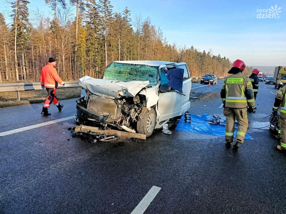 Tragiczny wypadek na S7! Nie żyje kierowca samochodu osobowego Tragiczny wypadek na S7! Nie żyje kierowca samochodu osobowego