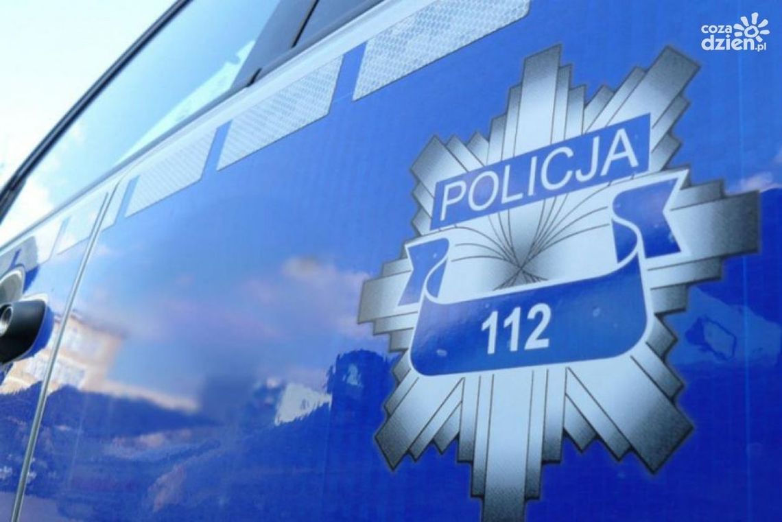 Tragiczny wypadek w gminie Łopuszno. 43-latek spadł z dachu 28332