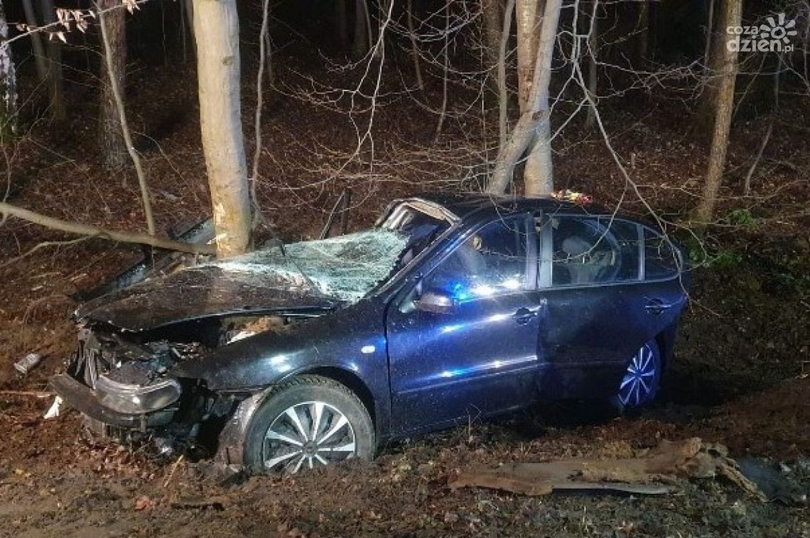 Tragiczny wypadek w Gminie Raków. Nie żyje nastolatka, dwie osoby w stanie ciężkim
