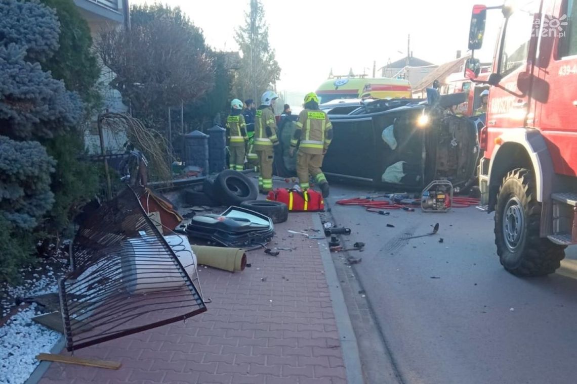 Tragiczny wypadek w Radoszycach: 64-letni kierowca nie przeżył Tragiczny wypadek w Radoszycach: 64-letni kierowca nie przeżył