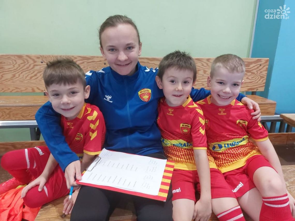 Trójki piłkarskie 2015 i młodsi w Bilczy