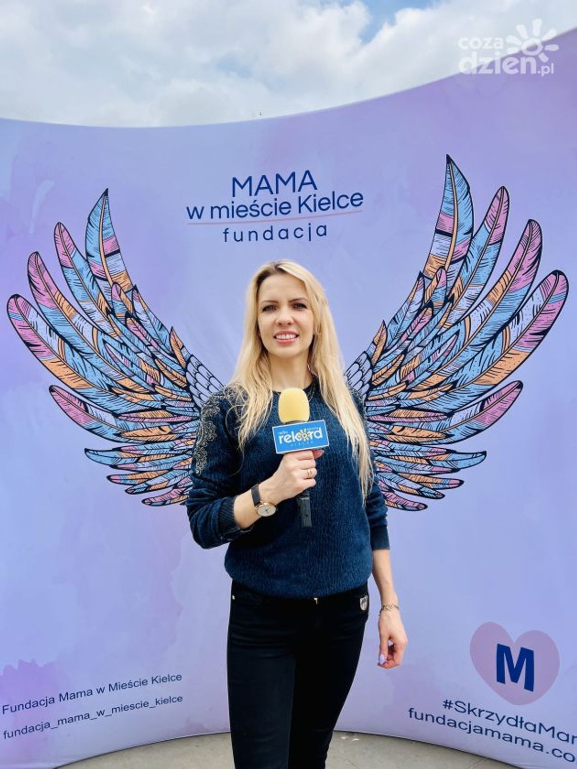 Tron czeka na królową, skrzydła również Tron czeka na królową, skrzydła również