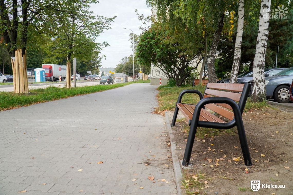 Trwa montaż 100 ławek dla Śródmieścia