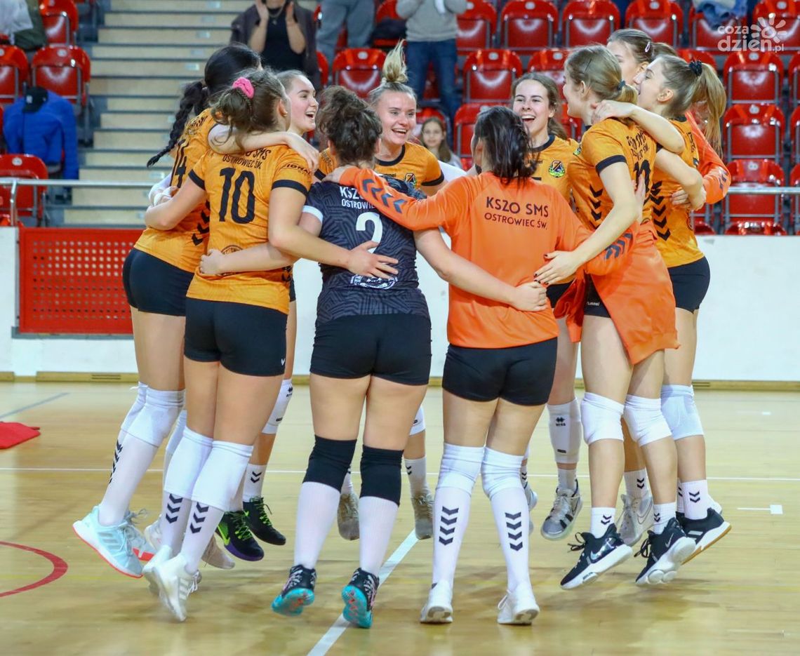 Trwa siatkarski Ostrowiec Cup
