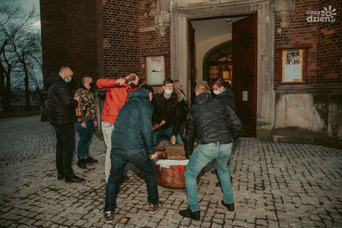 Trwa Wielki Tydzień. Na Ziemi Świętokrzyskiej pełen obrzędów