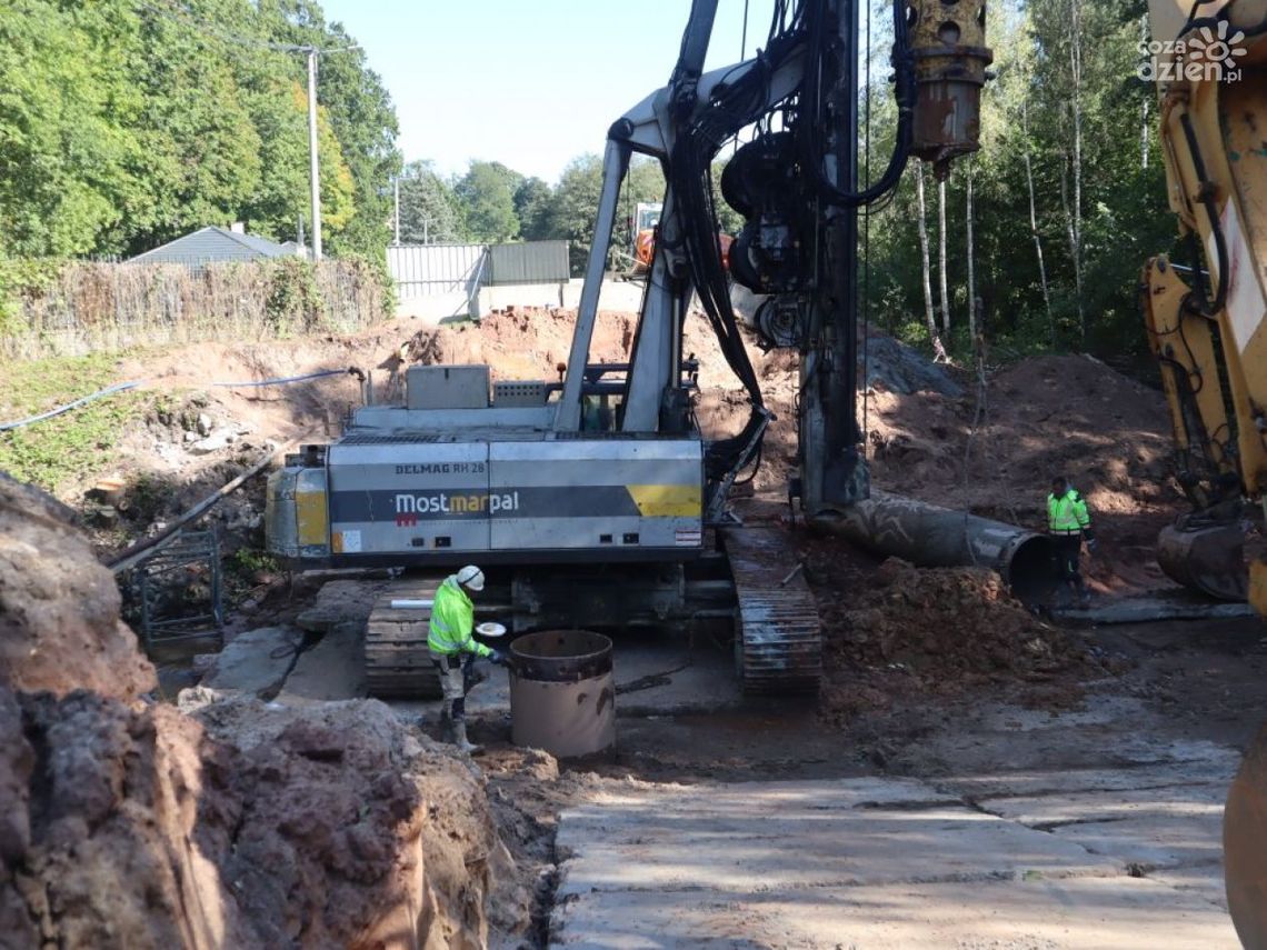 Trwają prace przy rozbudowie ul. Staszica w Miedzianej Górze Trwają prace przy rozbudowie ul. Staszica w Miedzianej Górze