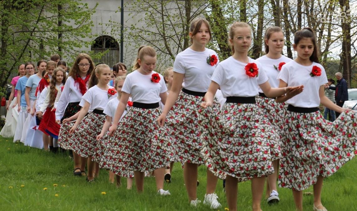 Trzeciomajowy polonez w Bliżynie Trzeciomajowy polonez w Bliżynie
