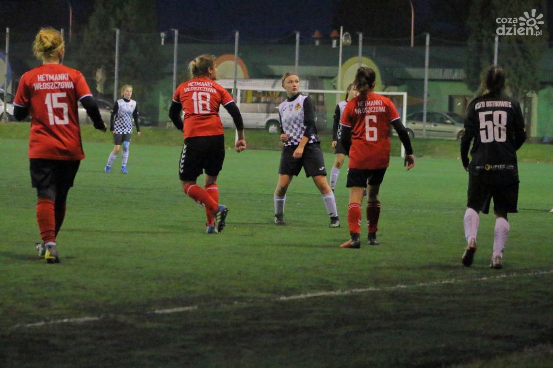 Trzy punkty na inaugurację piłkarek KSZO