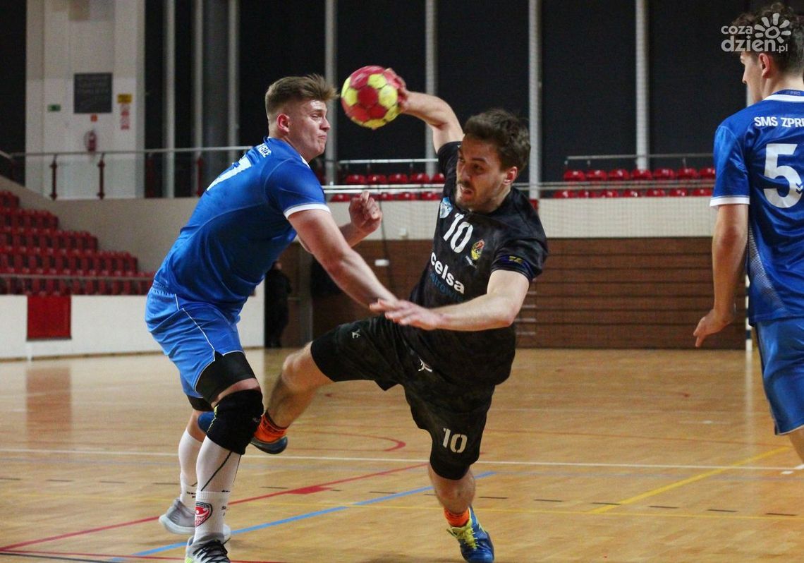 Trzy punkty wojowników z młodzieżą Jurasika Trzy punkty wojowników z młodzieżą Jurasika