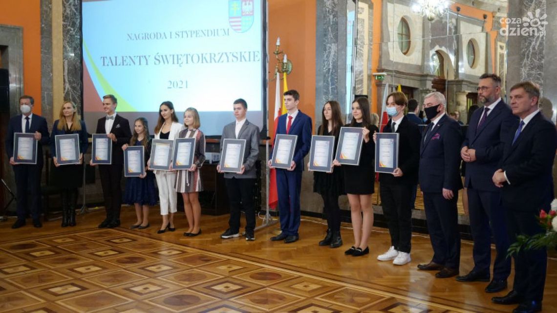 Trzy tytuły "Talentów  Świętokrzyskim" dla uczennic z Ostrowca 