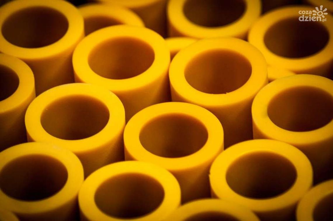 Tuleje poliuretanowe – zalety i zastosowanie Tuleje poliuretanowe – zalety i zastosowanie