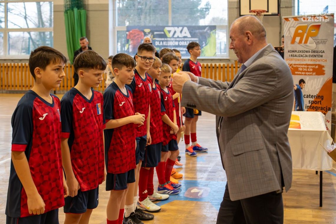 Turniej Halowej Piłki Nożnej o Puchar Wójta Gminy Oksa Turniej Halowej Piłki Nożnej o Puchar Wójta Gminy Oksa