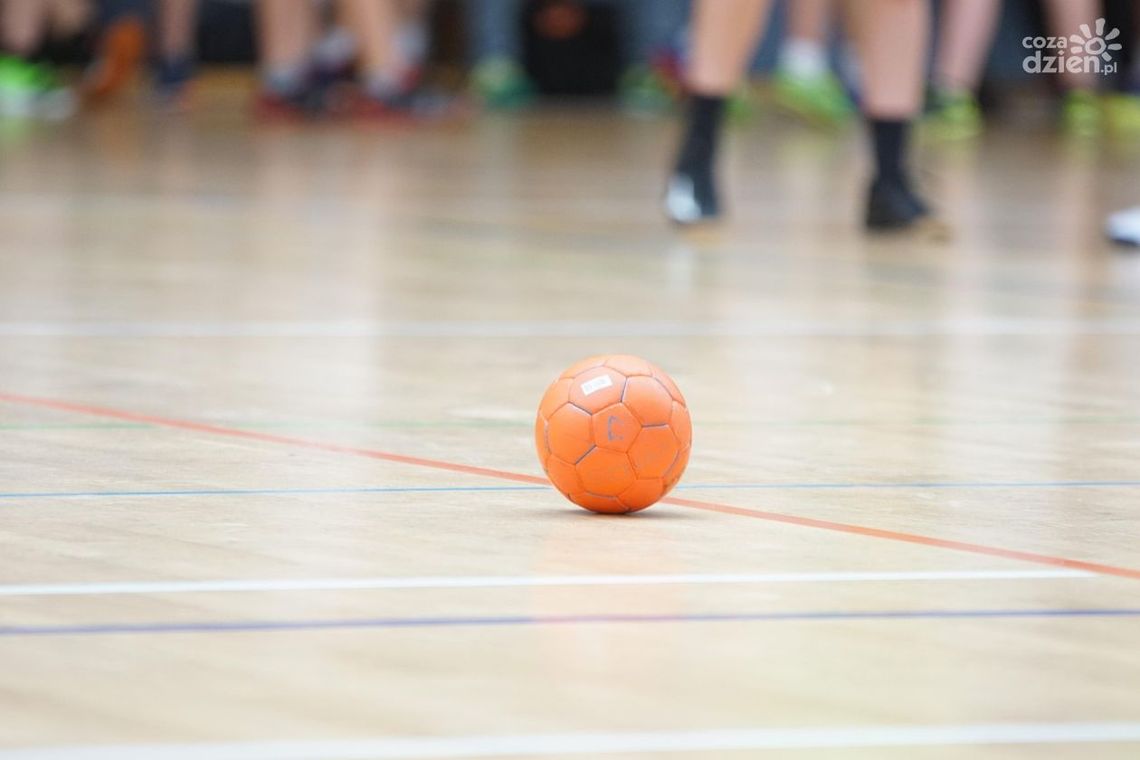 Turniej Piłki Ręcznej w Hali Sportowej przy ul. Krakowskiej w Kielcach Turniej Piłki Ręcznej w Hali Sportowej przy ul. Krakowskiej w Kielcach