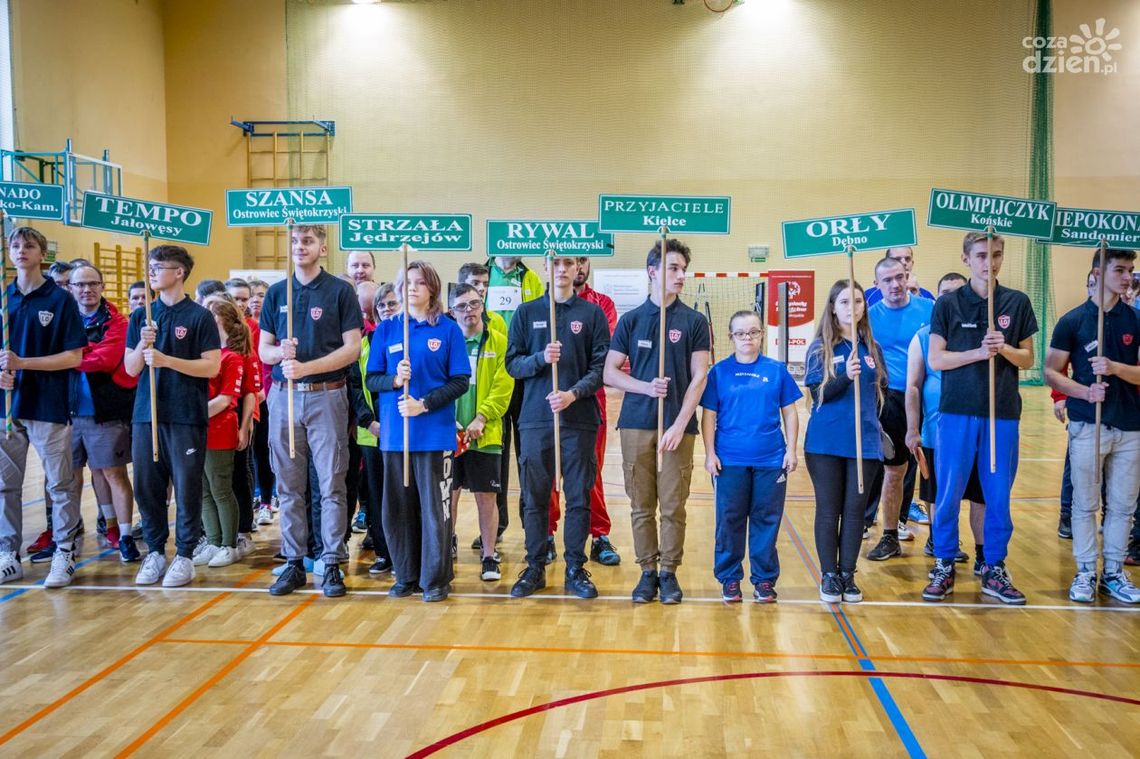 Turniej Tenisa Stołowego osób niepełnosprawnych odbywa się w Opatowie Turniej Tenisa Stołowego osób niepełnosprawnych odbywa się w Opatowie