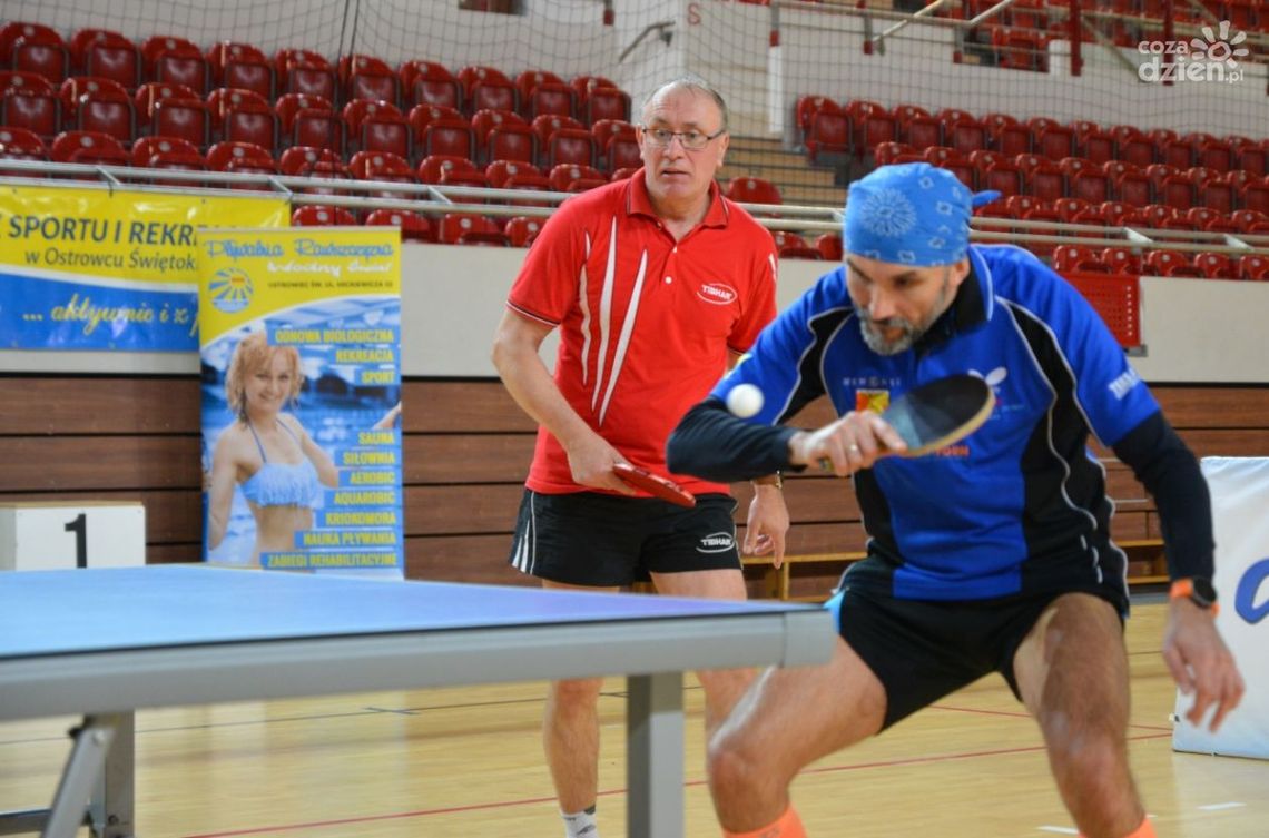 Turniej tenisa stołowego tylko dla dorosłych
