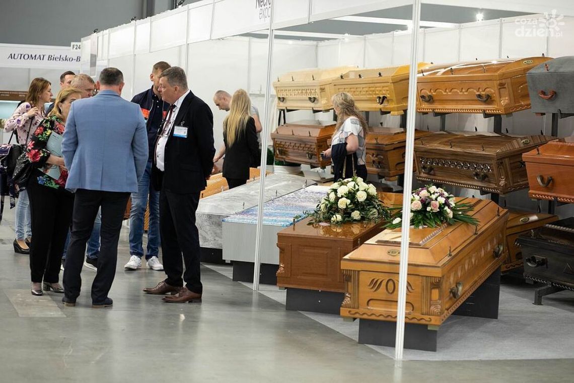 Tylko w Kielcach - Międzynarodowy Konkurs w Kopaniu Grobów na czas! Zbliża się 10. edycja Targów NECROEXPO Tylko w Kielcach - Międzynarodowy Konkurs w Kopaniu Grobów na czas! Zbliża się 10. edycja Targów NECROEXPO