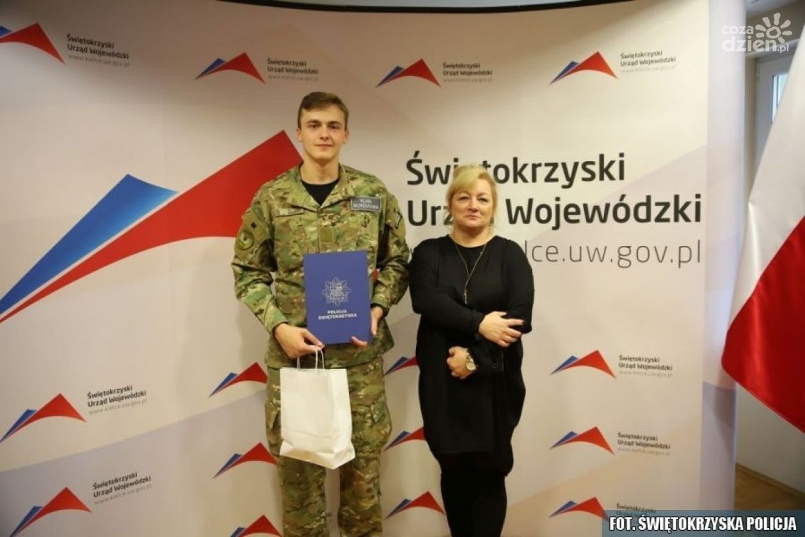 Uczeń opatowskiej "mundurówki" najlepszy w województwie Uczeń opatowskiej "mundurówki" najlepszy w województwie