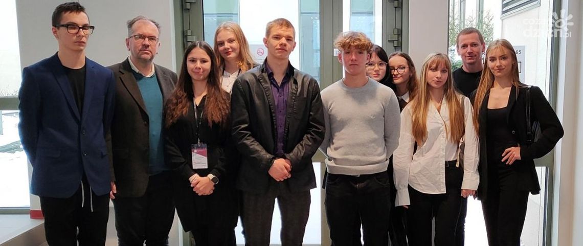 Uczennica z Ostrowca w finale Olimpiady Wiedzy o Mediach Uczennica z Ostrowca w finale Olimpiady Wiedzy o Mediach