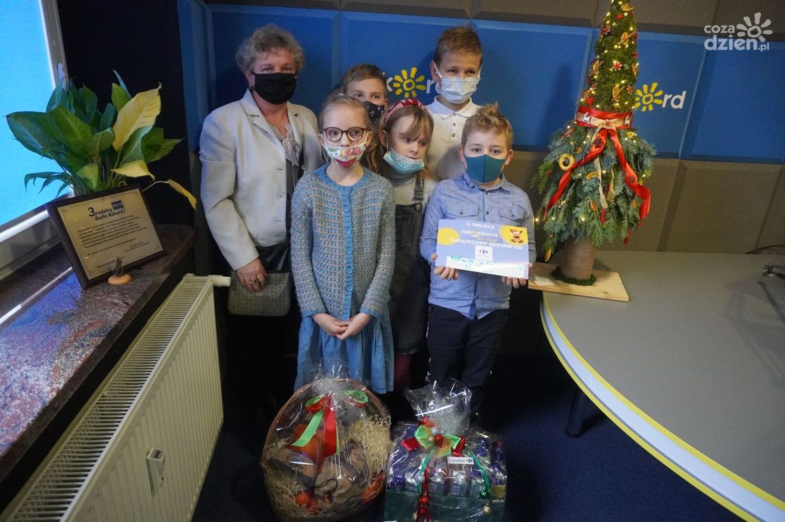 Uczniowie "14-stki" - laureatami III miejsca świątecznego konkursu Uczniowie "14-stki" - laureatami III miejsca świątecznego konkursu