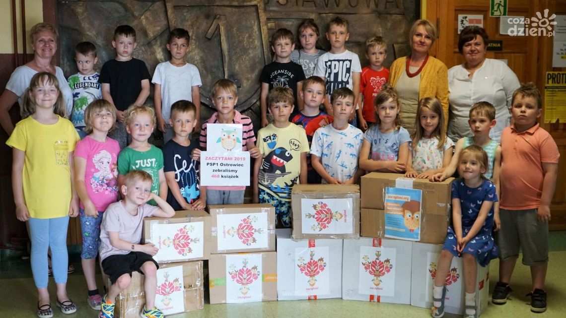 Uczniowie "jedynki" wsparli pacjentów szpitala w Starachowicach Uczniowie "jedynki" wsparli pacjentów szpitala w Starachowicach