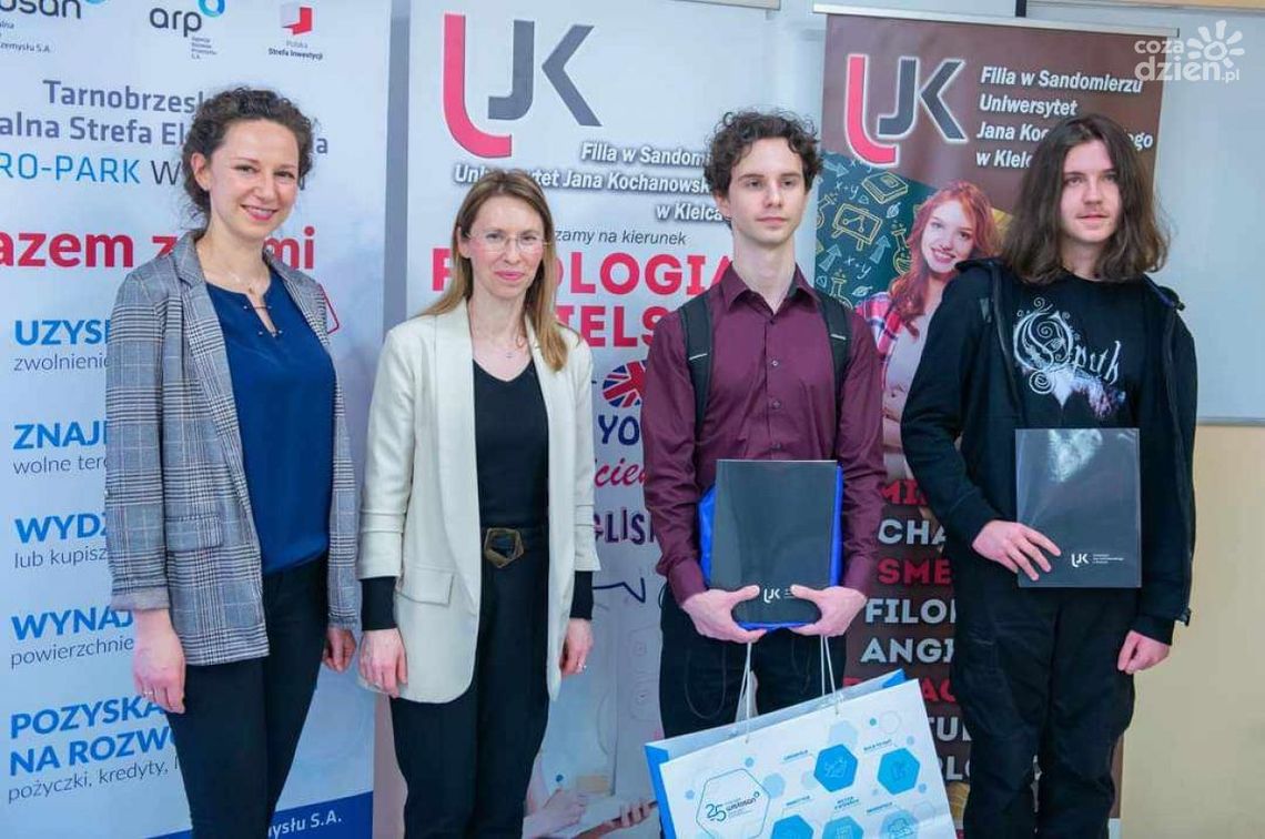 Uczniowie ostrowieckiego technikum popisali się po angielsku Uczniowie ostrowieckiego technikum popisali się po angielsku