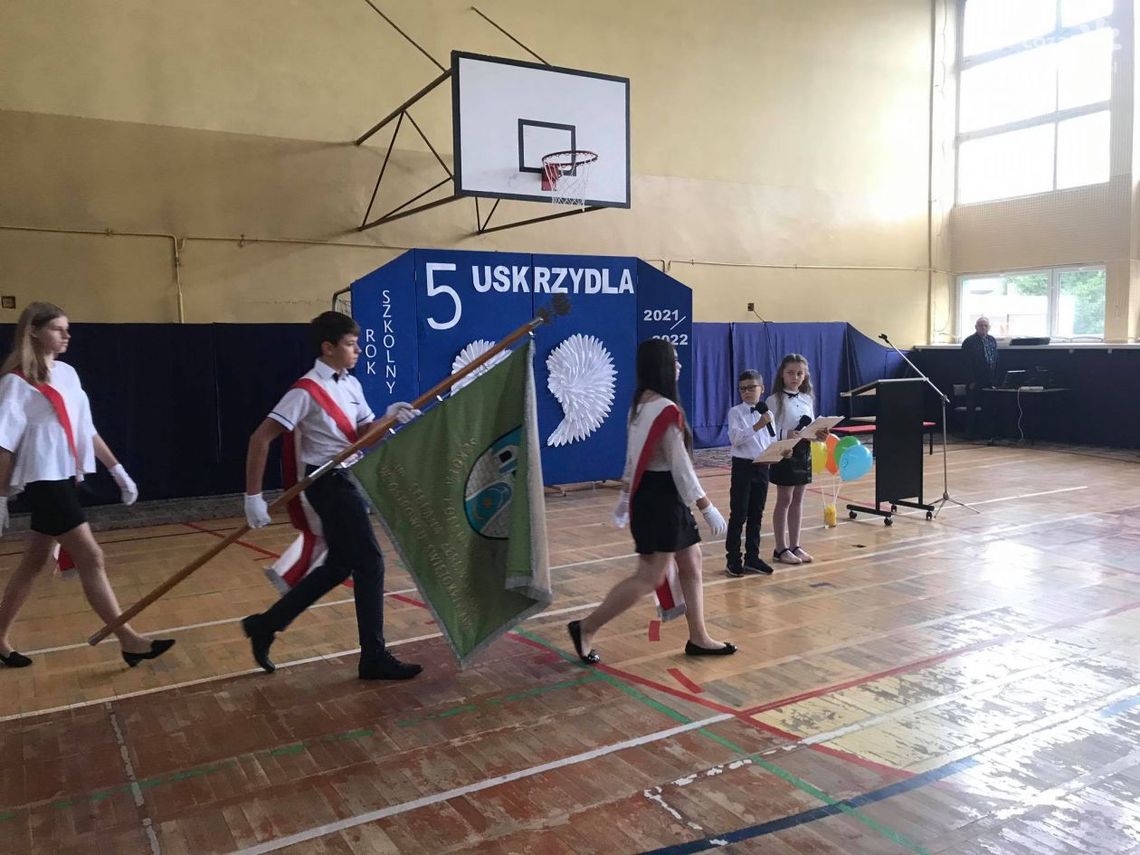 Uczniowie rozpoczęli nowy rok szkolny Uczniowie rozpoczęli nowy rok szkolny