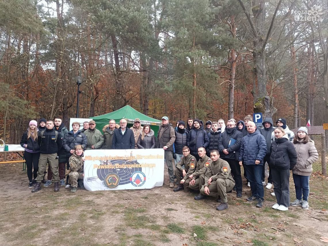 Uczniowie z ostrowieckich szkół ćwiczą celne oko Uczniowie z ostrowieckich szkół ćwiczą celne oko