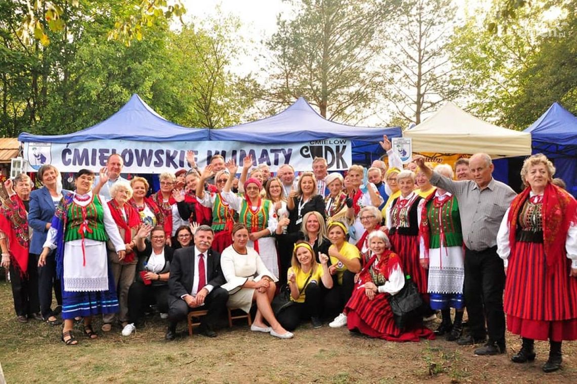 Udany debiut gminy Ćmielów na jarmarku w Tokarni Udany debiut gminy Ćmielów na jarmarku w Tokarni