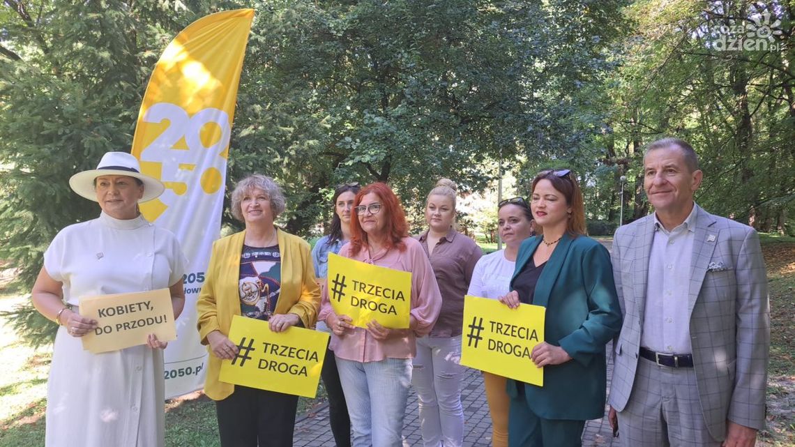 Ugrupowania opozycyjne doceniają kobiety i stawiają na ich głosy Ugrupowania opozycyjne doceniają kobiety i stawiają na ich głosy