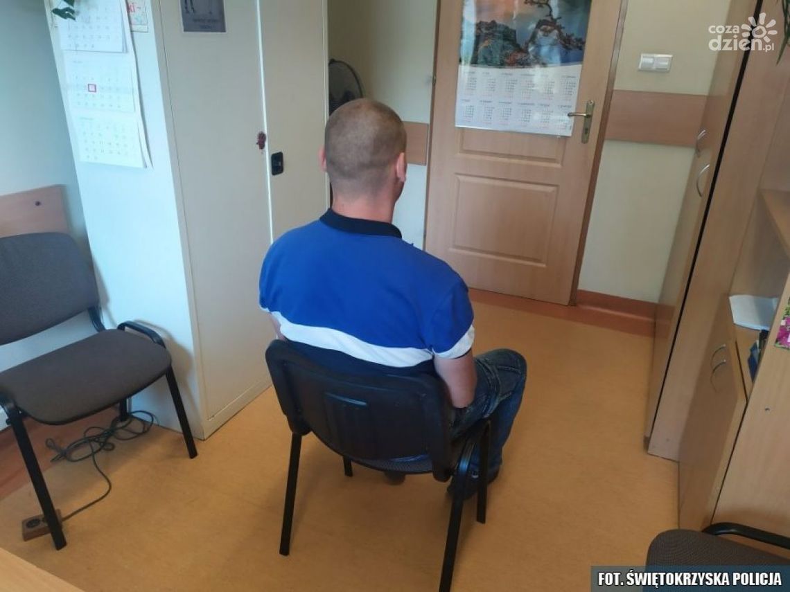 Ukradli i podpalili auto