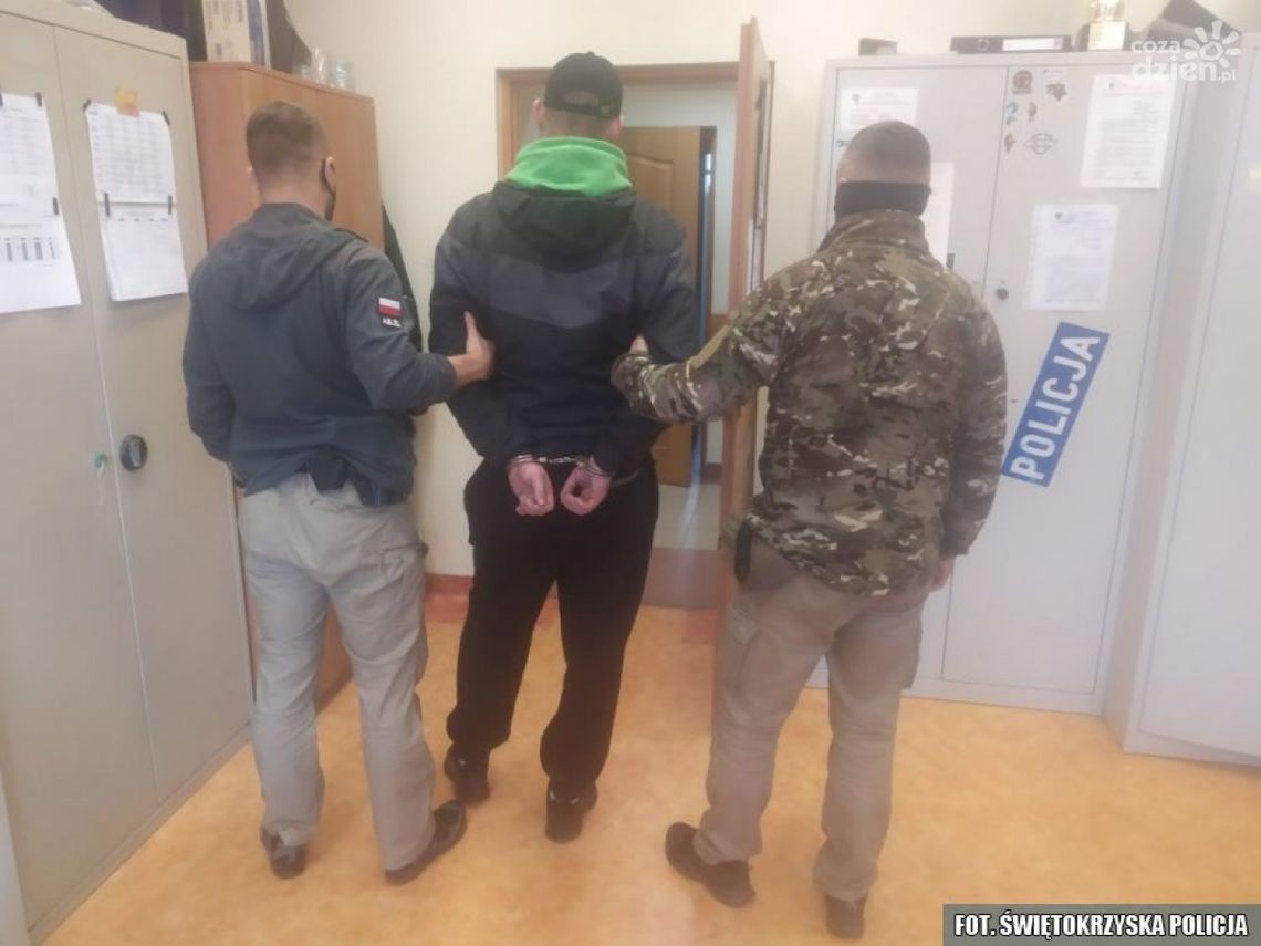 Ukrywał się 9 miesięcy. Teraz święta spędzi w policyjnej celi Ukrywał się 9 miesięcy. Teraz święta spędzi w policyjnej celi