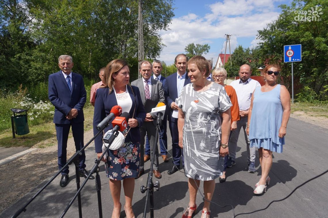 Ul. Skała w Ćmielowie zmieniła swoje oblicze Ul. Skała w Ćmielowie zmieniła swoje oblicze