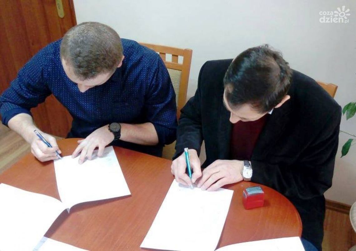 Unijne tysiące na boisko w Jacentowie Unijne tysiące na boisko w Jacentowie