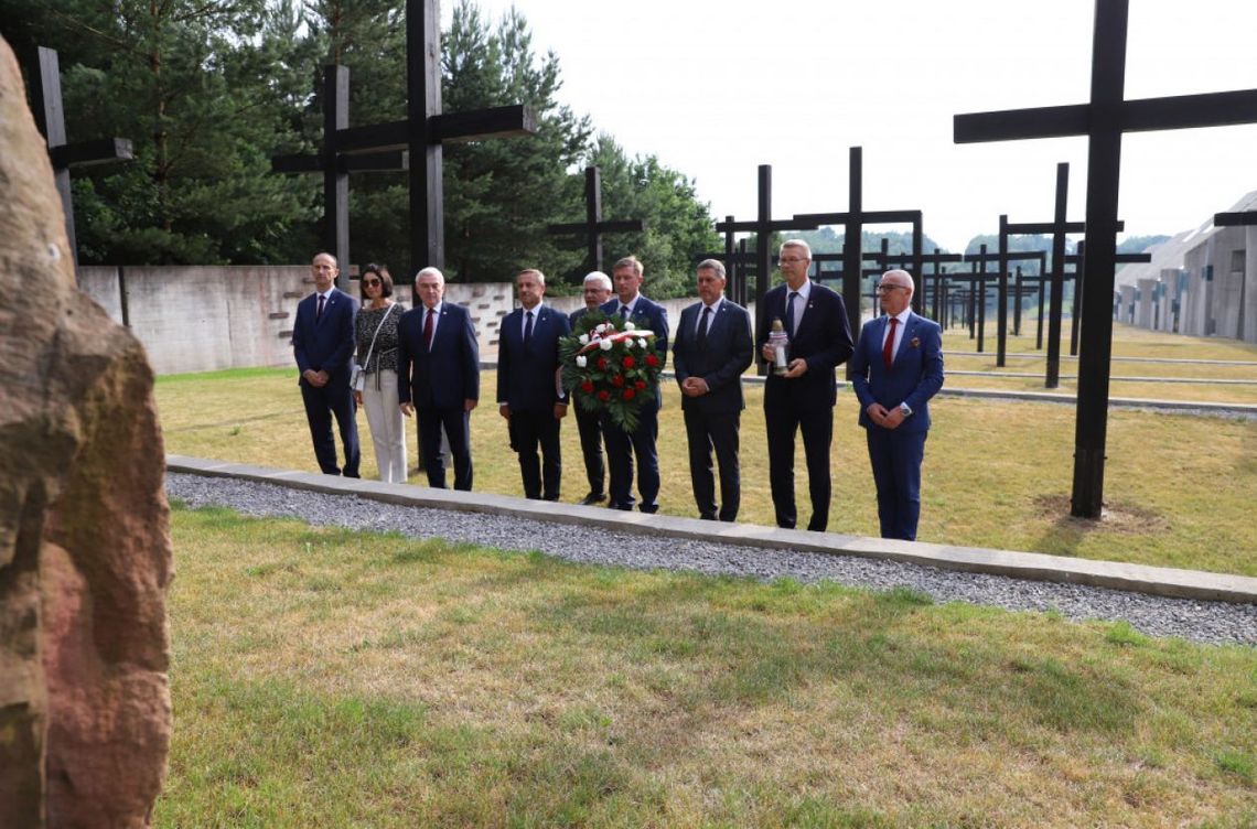 Upamiętnili ofiary ludobójstwa w Wołyniu Upamiętnili ofiary ludobójstwa w Wołyniu