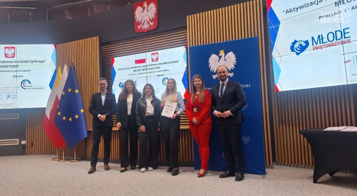 Uroczysta gala wręczenia umów grantowych Funduszu Młodzieżowego w Kielcach Uroczysta gala wręczenia umów grantowych Funduszu Młodzieżowego w Kielcach