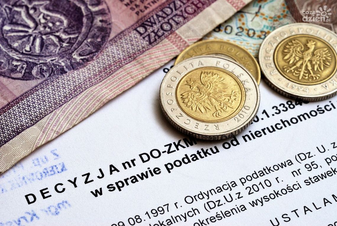 Urzędnicy dostarczą decyzje podatkowe Urzędnicy dostarczą decyzje podatkowe