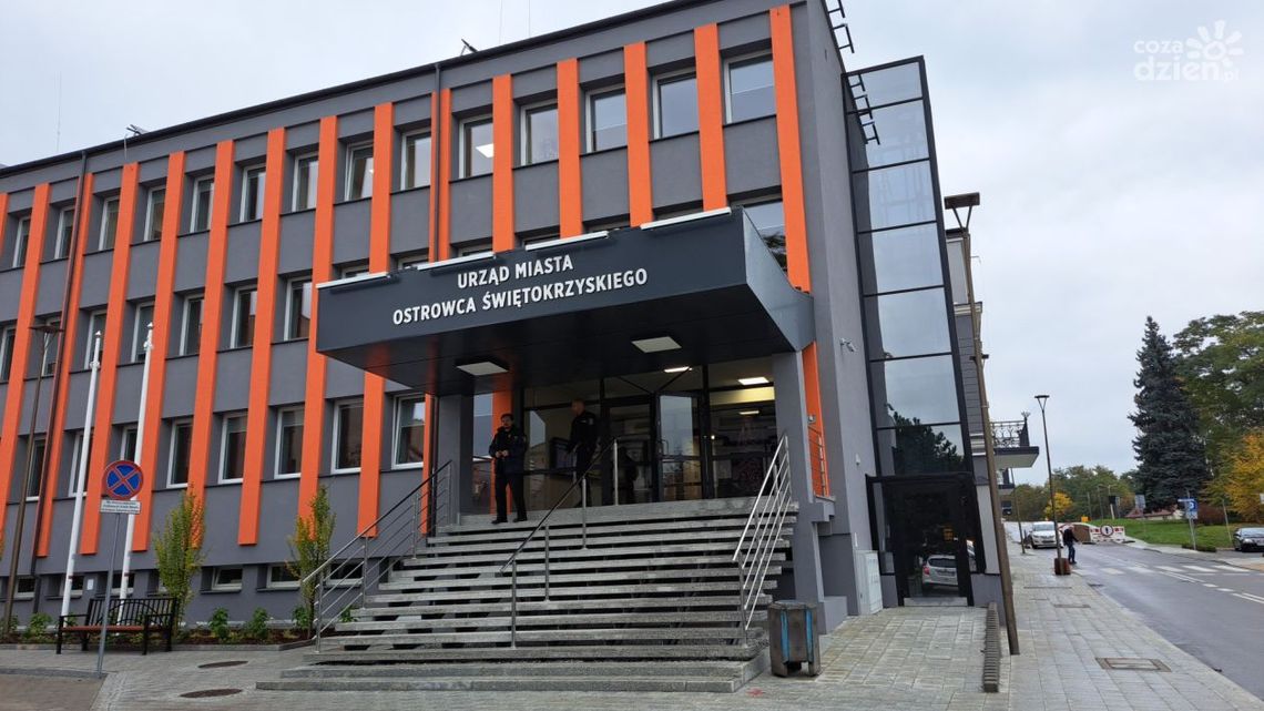 Urzędy i instytucje publiczne mogą być zamknięte w piątek, 2 maja Urzędy i instytucje publiczne mogą być zamknięte w piątek, 2 maja