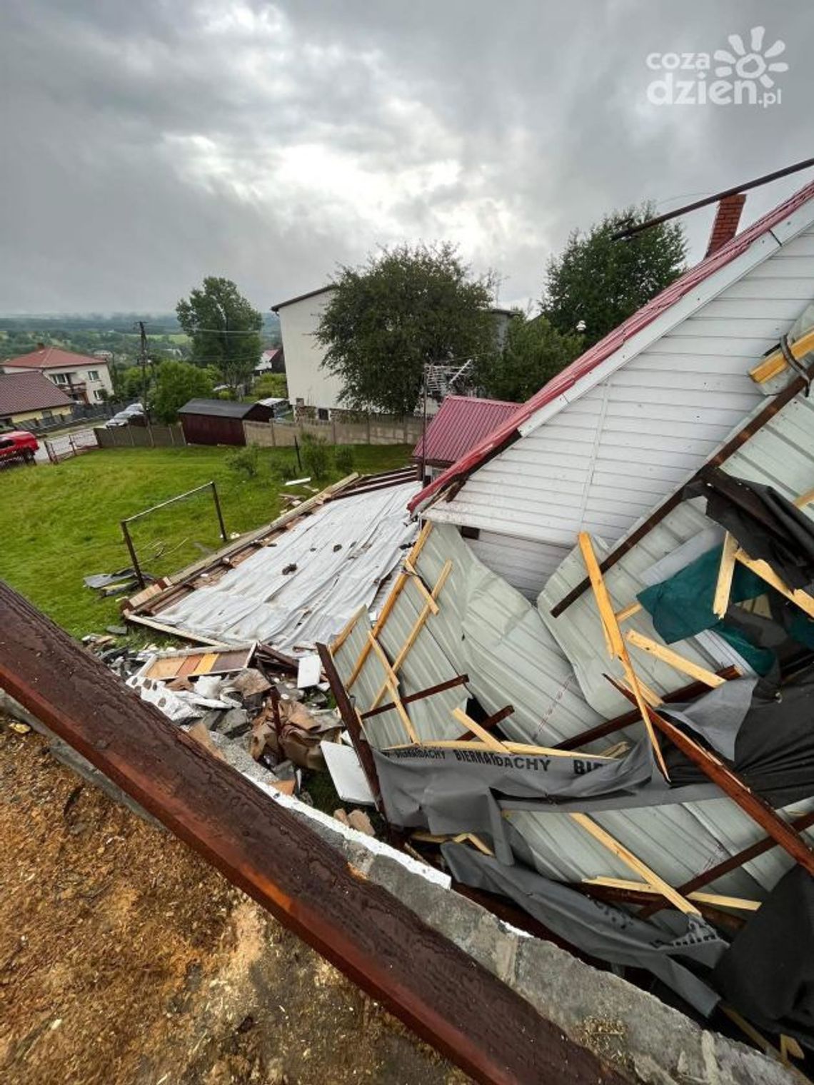 Uszkodzony Urząd Wojewódzki, zniszczone elewacje budynków. Są nowe ostrzeżenia
