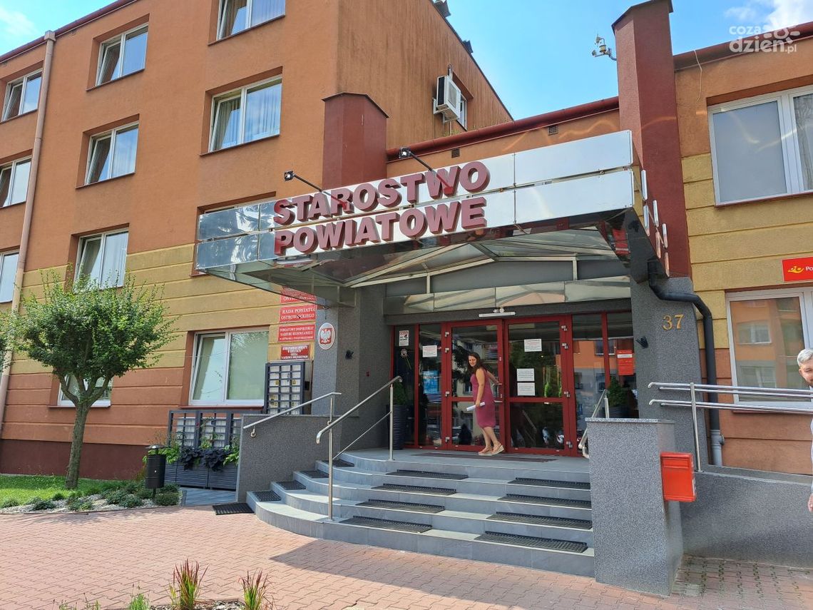 Utrudnienia w wydziale komunikacji ostrowieckiego starostwa Utrudnienia w wydziale komunikacji ostrowieckiego starostwa